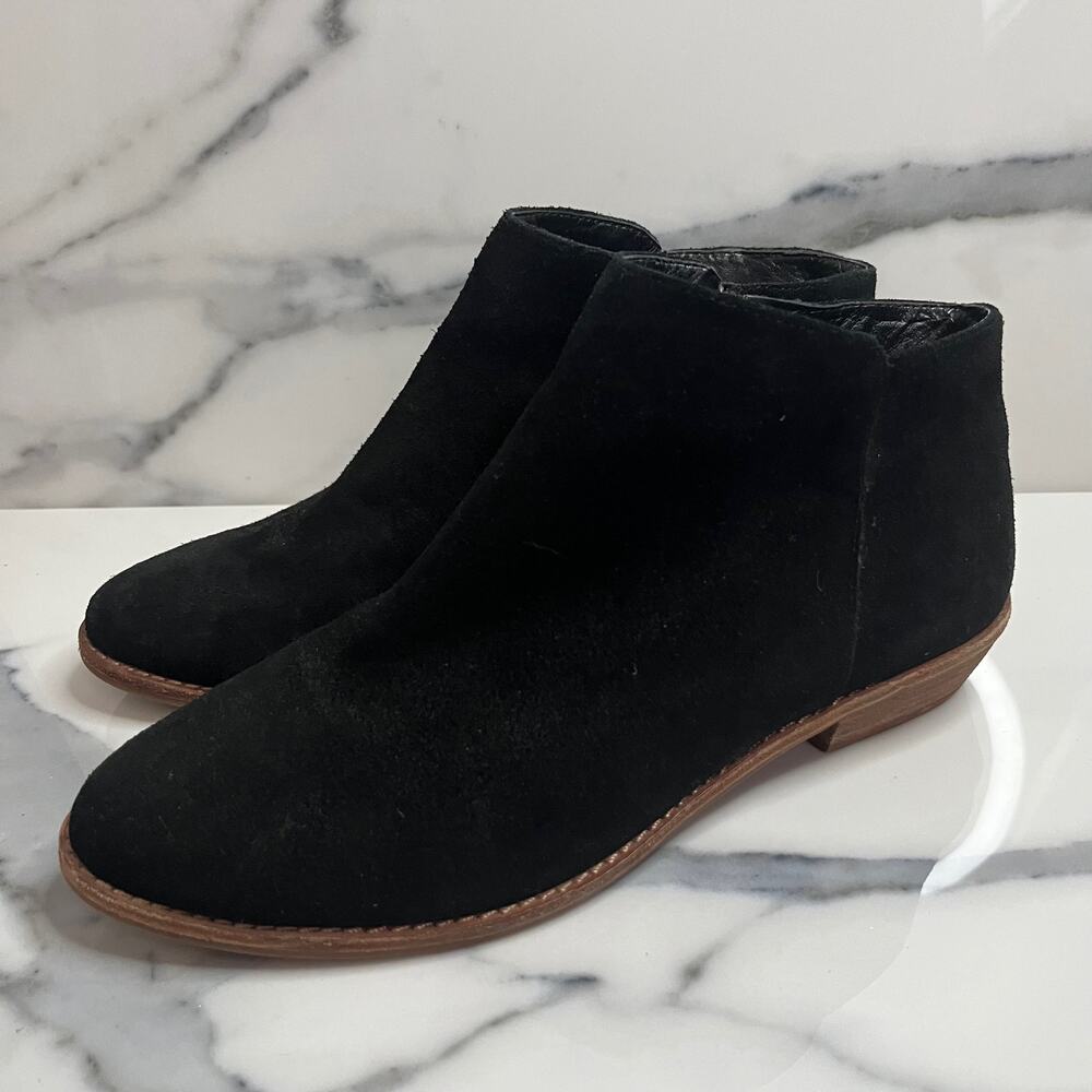 Gianni Bini Minimalist Black Leather Bootie Sz 7.5 Closet Staple Boho Festival - Picture 3 of 7